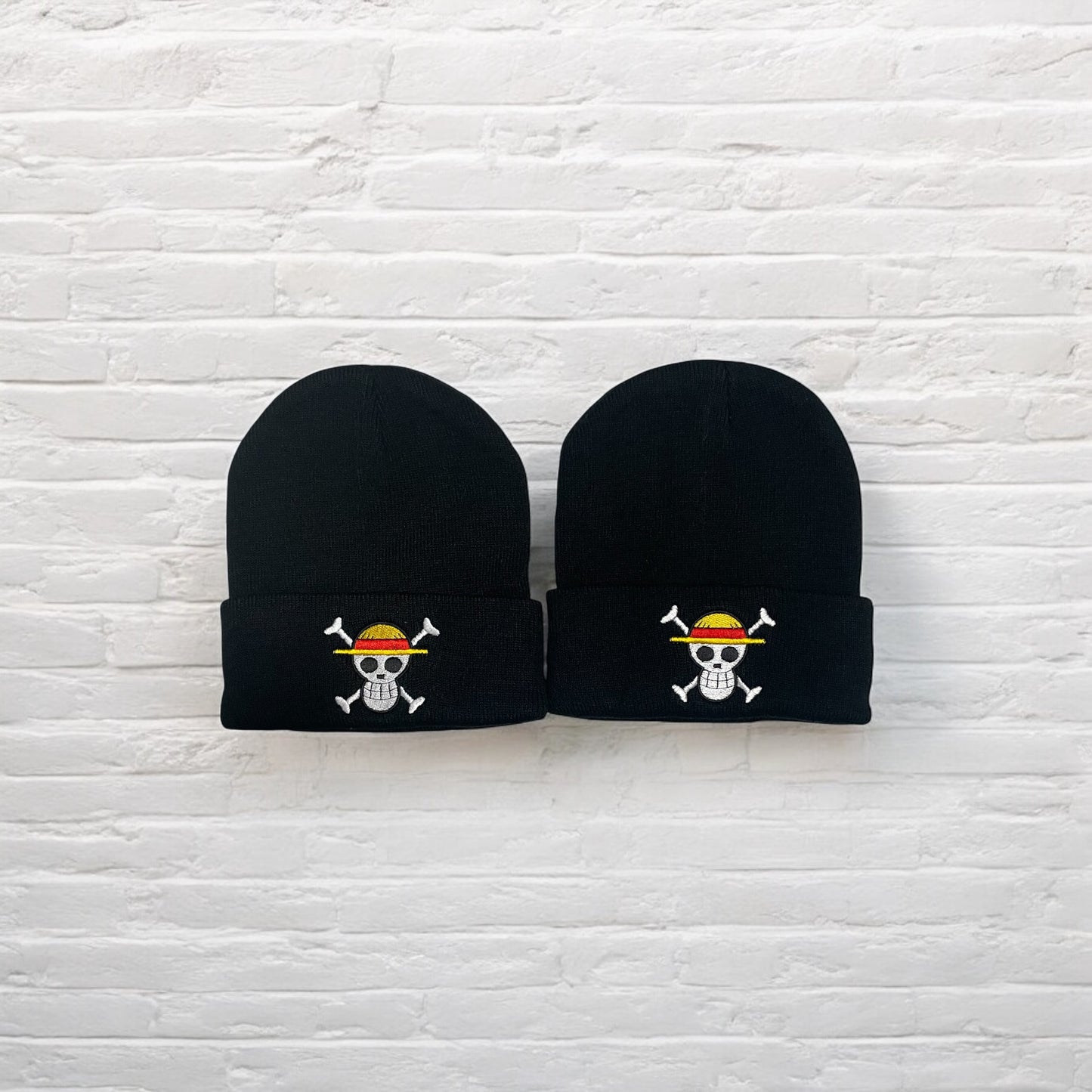 One Piece Beanie – Hochwertige Mütze mit Strohhut-Piraten Logo | Anime Fashion