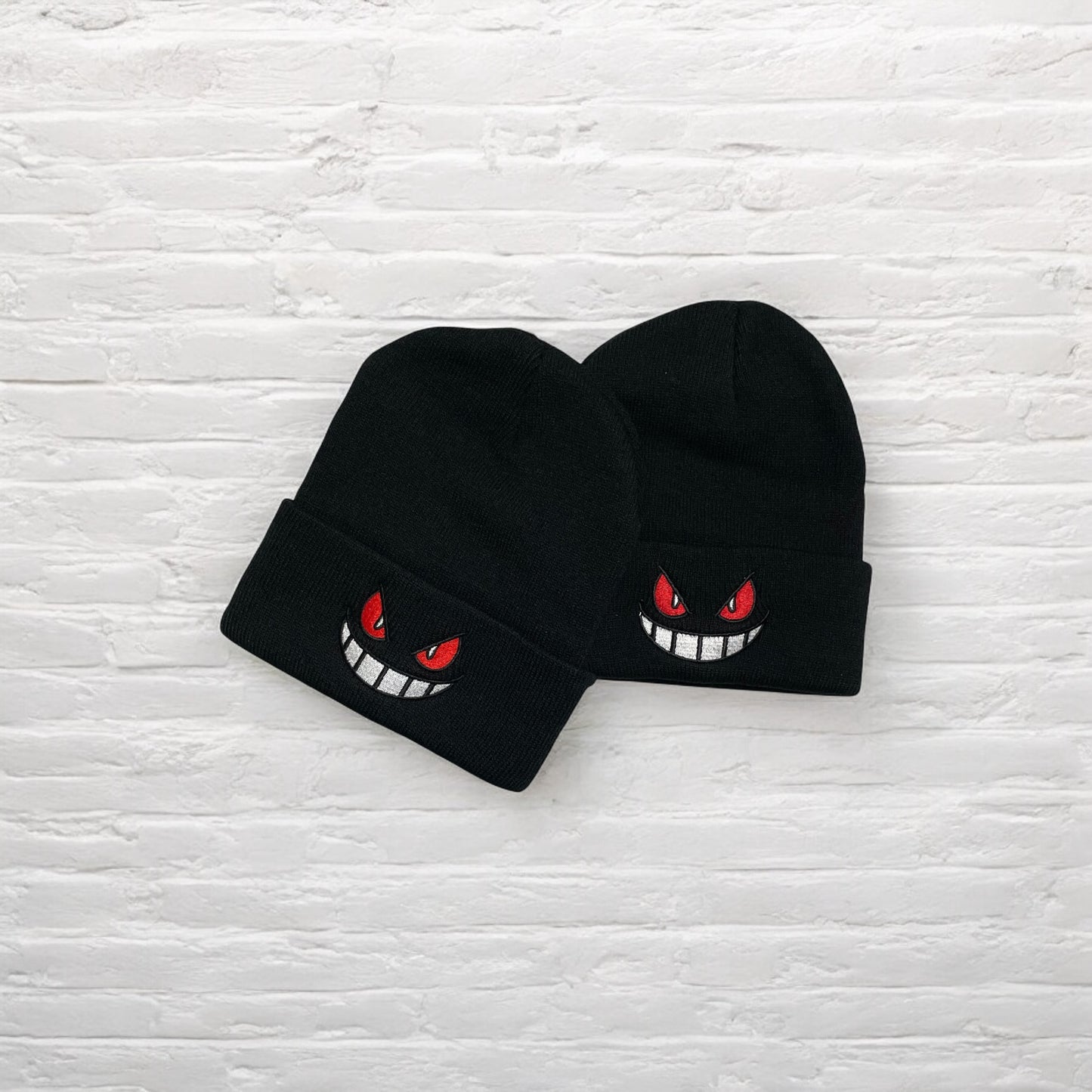 Gengar Beanie – Hochwertige Mütze mit Gengar Pokémon Logo | Anime Fashion